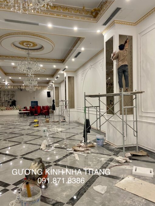 Gương trang trí dán tường khách sạn tại Nha Trang Khánh Hòa